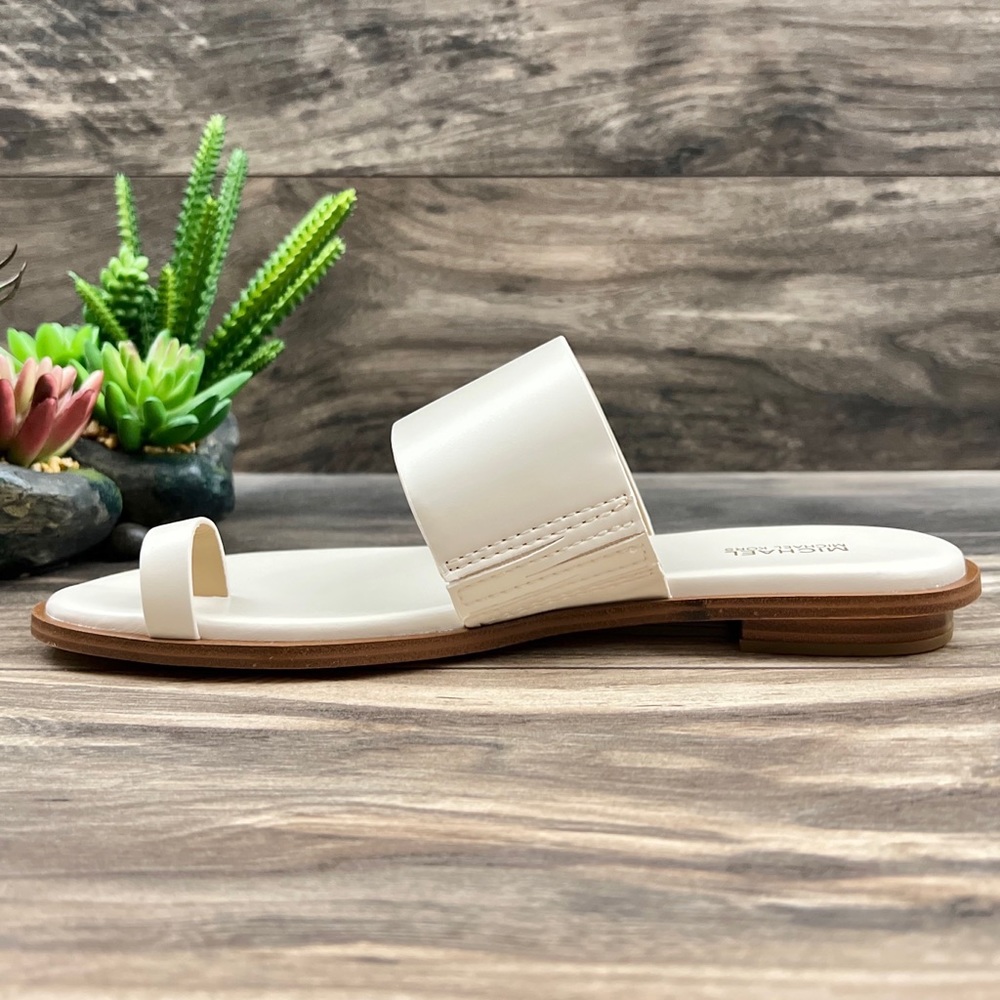 NIB Michael Kors August Flat Sandal Toe Loop Light Cream Faux Leather - Picture 7 of 14